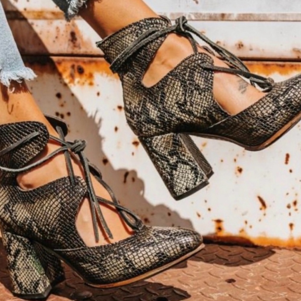 FreeBird Joyce Booties in Green Snake Size 7